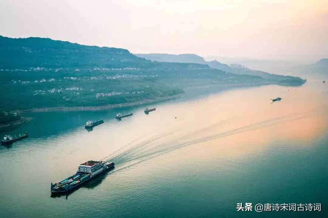 描写长江的诗词（带您领略大美长江）